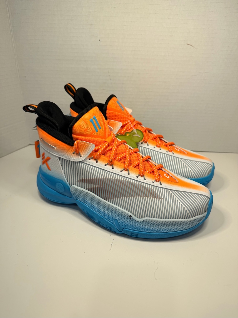 Anta Kids Basketball Shoes
Size 5Y New